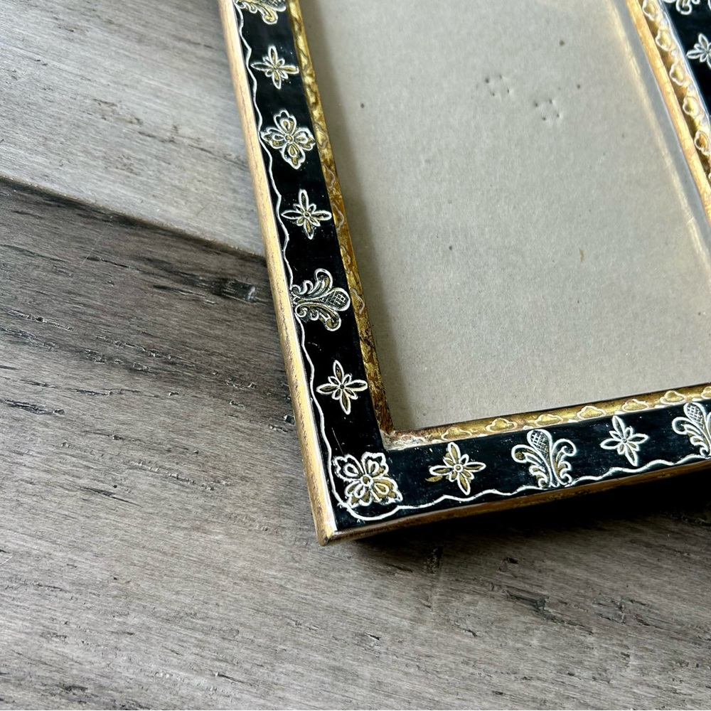 Sicura Shabby Chic French Country Fleur De Lys Picture Frame in Black - Picture 4 of 11